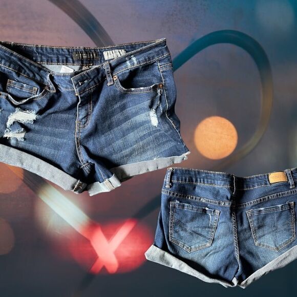Aeropostale l MIDI l Medium Denim l Jean Shorts l Rolled Hem l 8 - Picture 2 of 8